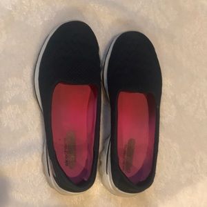 Skechers GO Walk 2 size 6 shoes